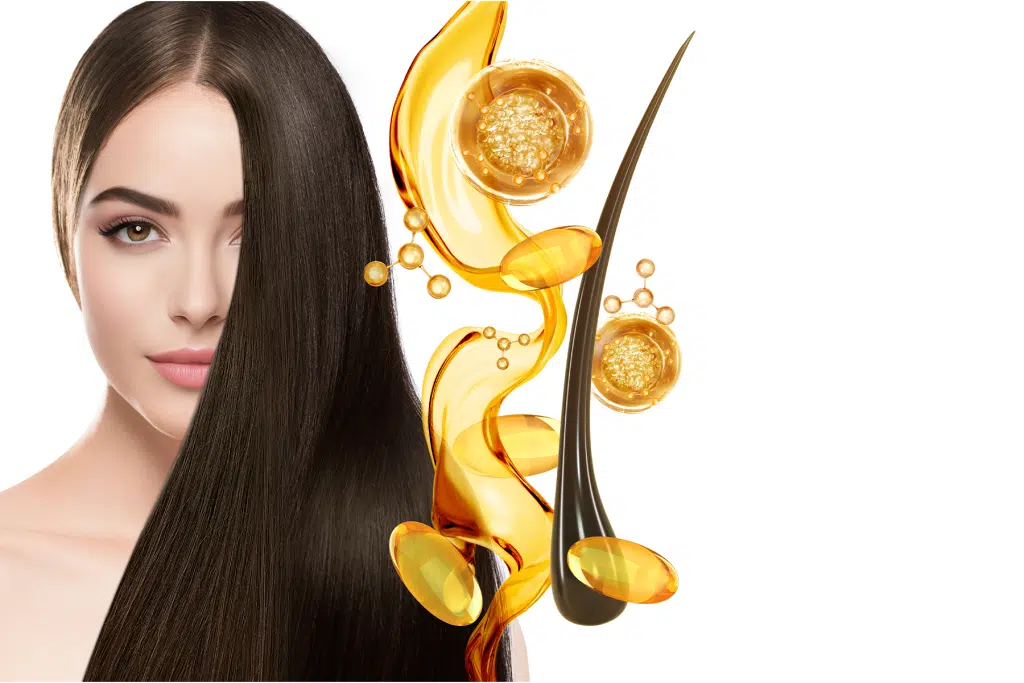 Mujer evaluando daño y caída del cabello después de tratamientos estéticos