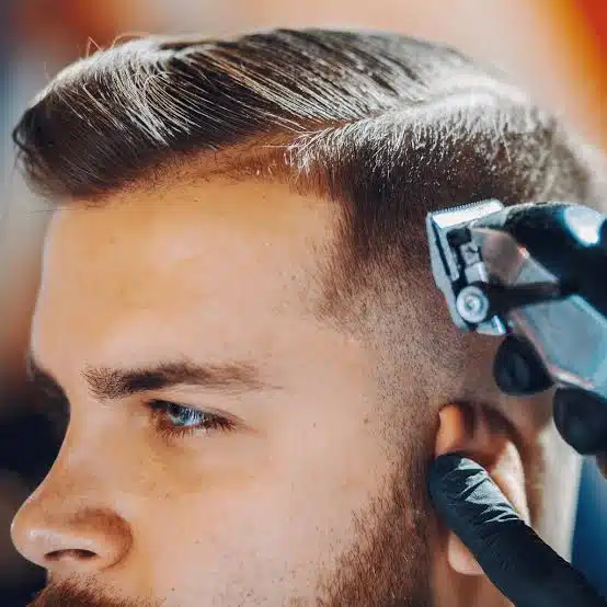 Corte de pelo después de un injerto capilar
